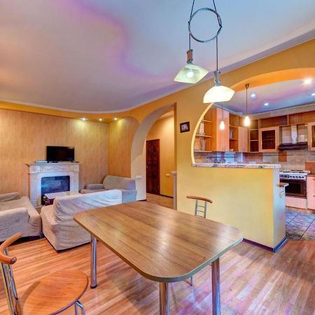 Three-Room Apartment Near Ocean Plaza Kiev Exteriör bild