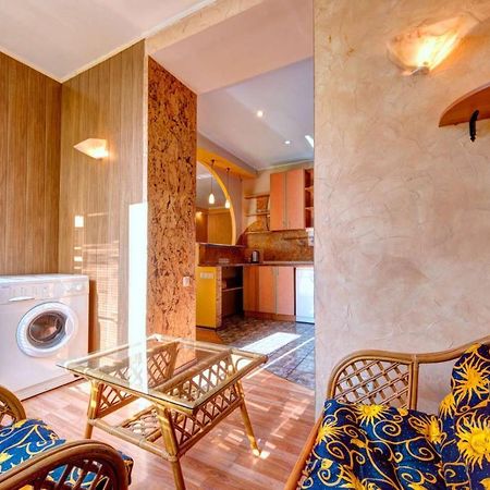 Three-Room Apartment Near Ocean Plaza Kiev Exteriör bild