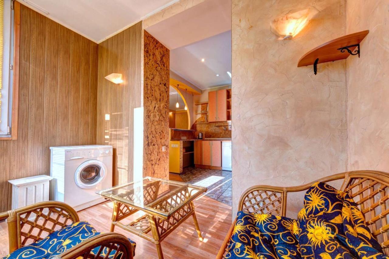 Three-Room Apartment Near Ocean Plaza Kiev Exteriör bild