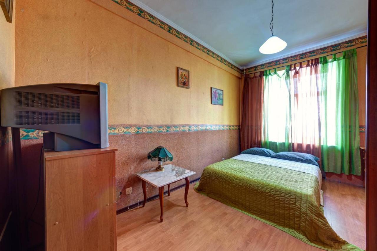 Three-Room Apartment Near Ocean Plaza Kiev Exteriör bild